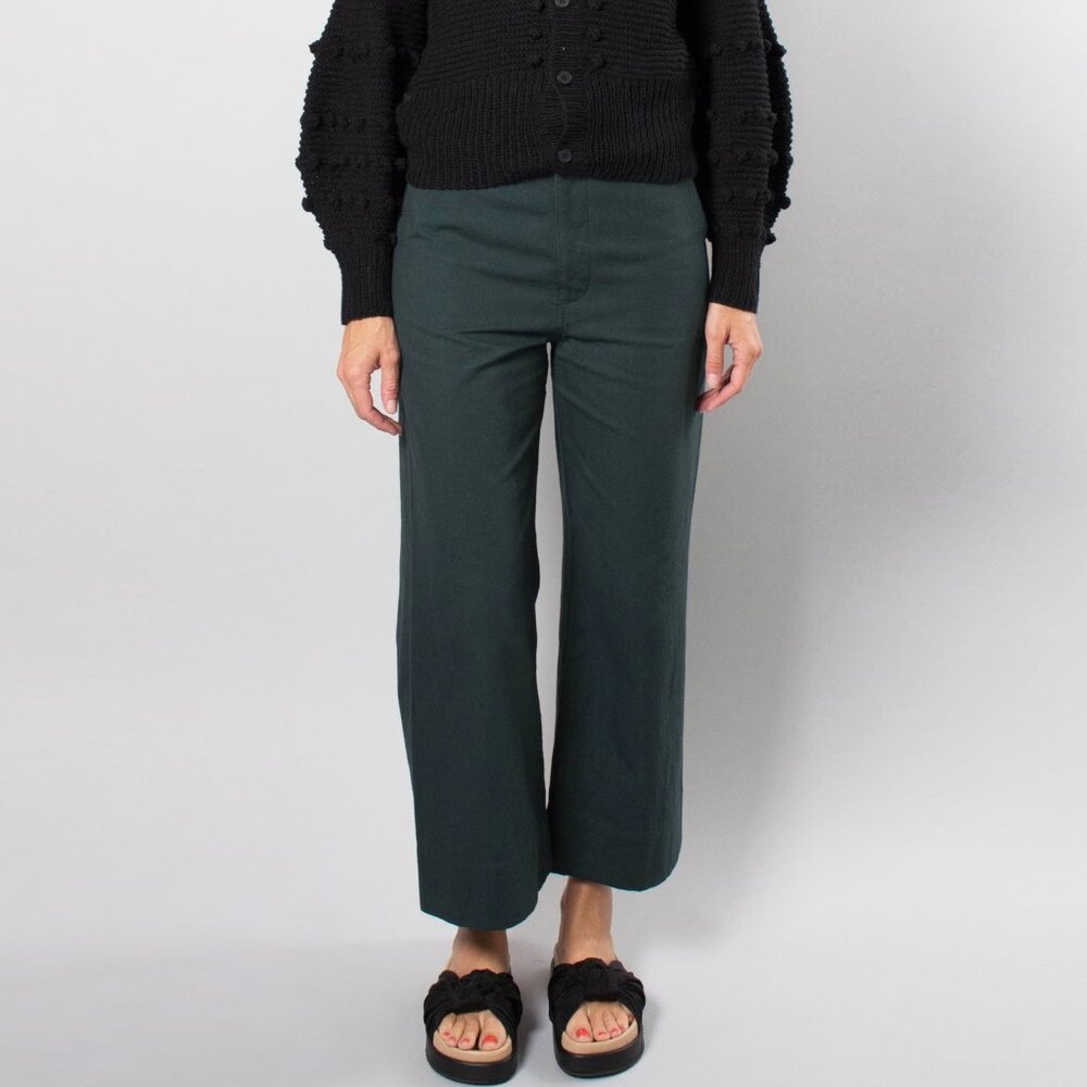 Apiece Apart “Merida” pants in Green, size 10. Fits like 6/8